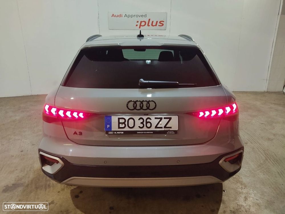 Audi A3 Sportback 35 TDI S tronic - 4