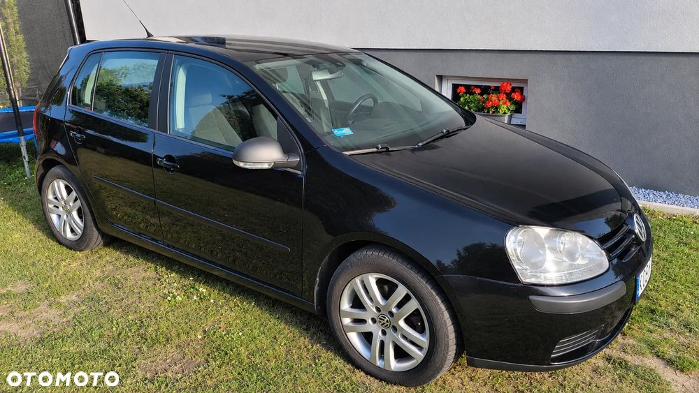 Volkswagen Golf - 1