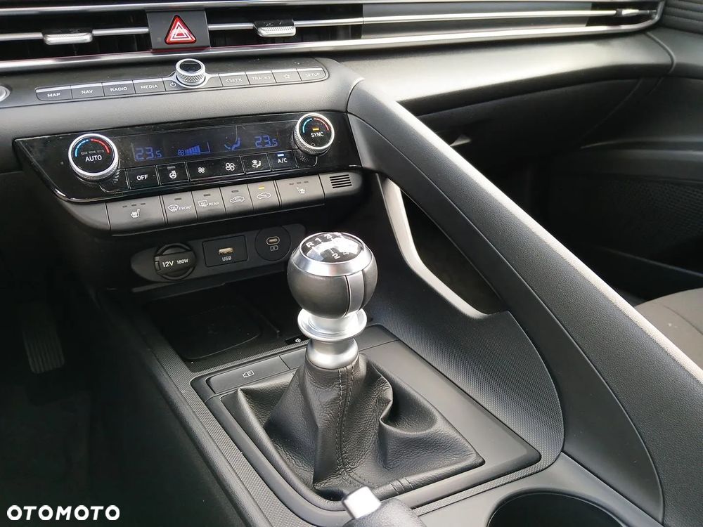 Hyundai Elantra 1.6 Smart - 15