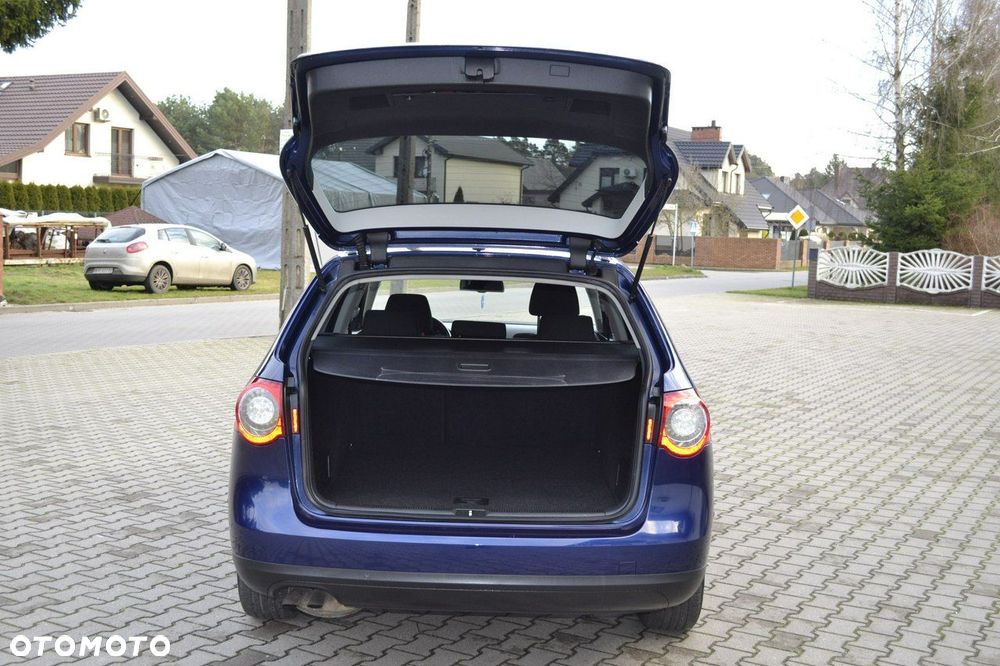 Volkswagen Passat - 17