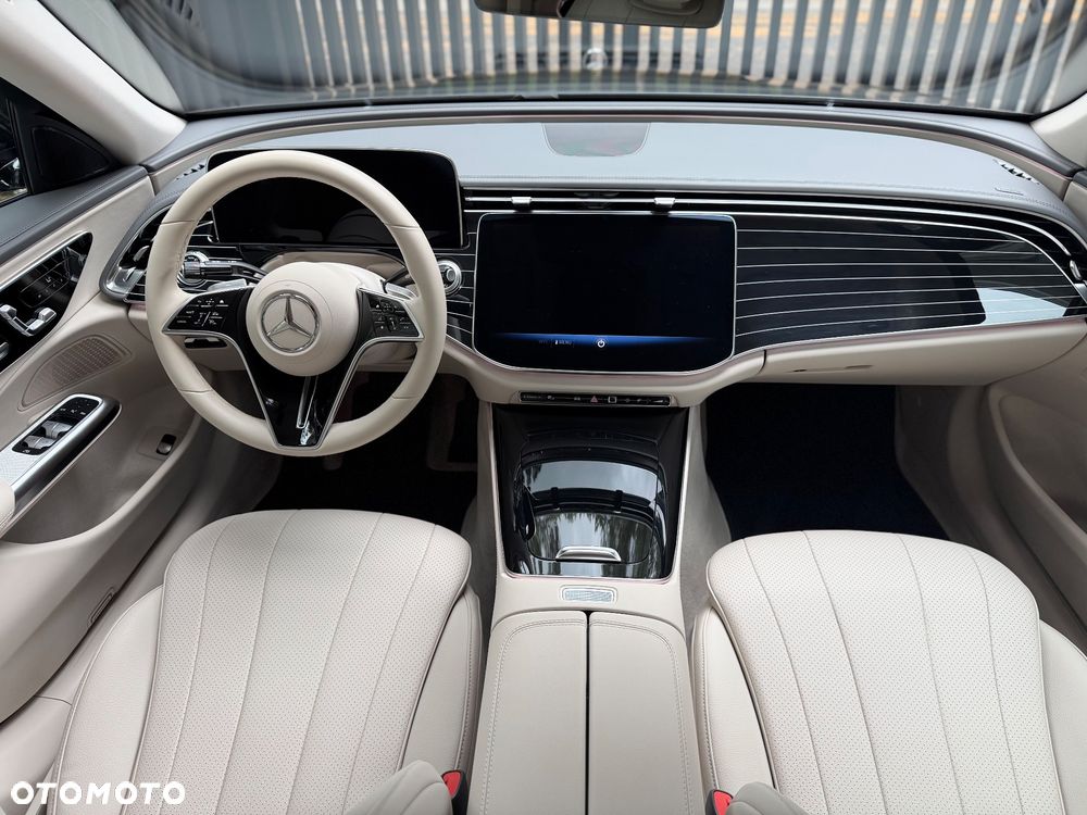 Mercedes-Benz Klasa E 220 d mHEV 4-Matic Exclusive 9G-Tronic - 24