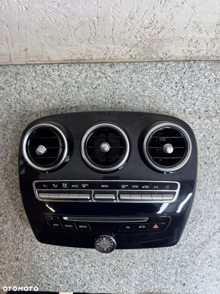 panel klimatyzacji nawigacji radia mercedes c klasa w205 2014-2021 - 1