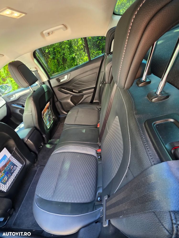 Ford Focus 1.0 EcoBoost MHEV Titanium - 11