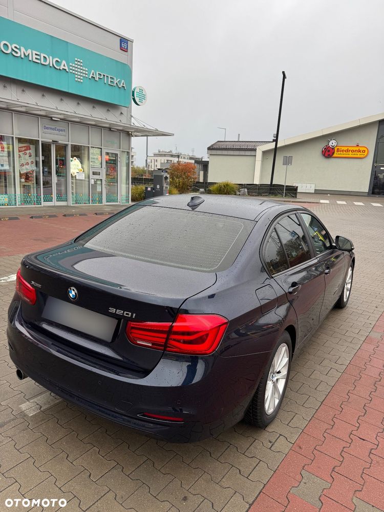 BMW Seria 3 320i xDrive - 4
