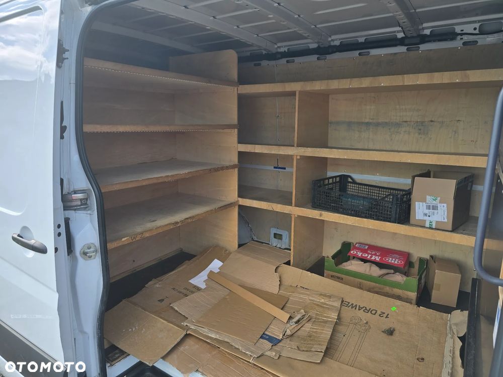 Mercedes-Benz Sprinter - 9