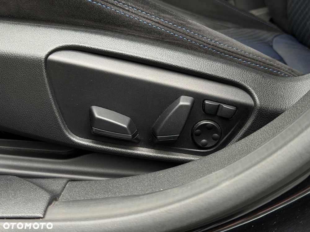 BMW Seria 2 220i M Sport - 8