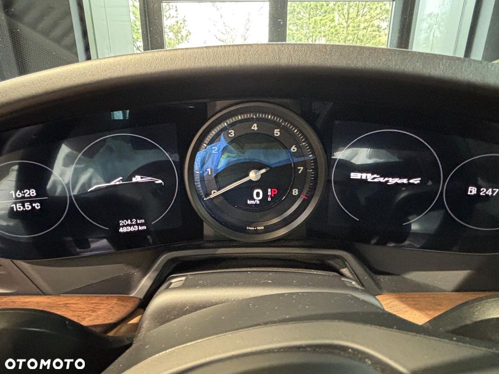 Porsche 911 Targa 4 - 13