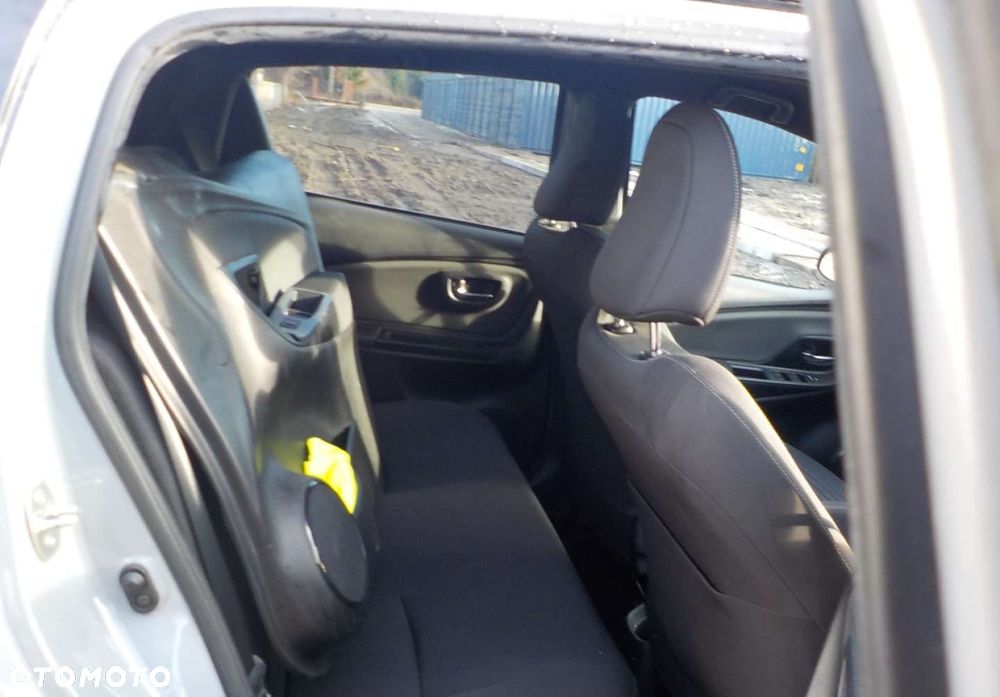 Toyota Yaris - 28
