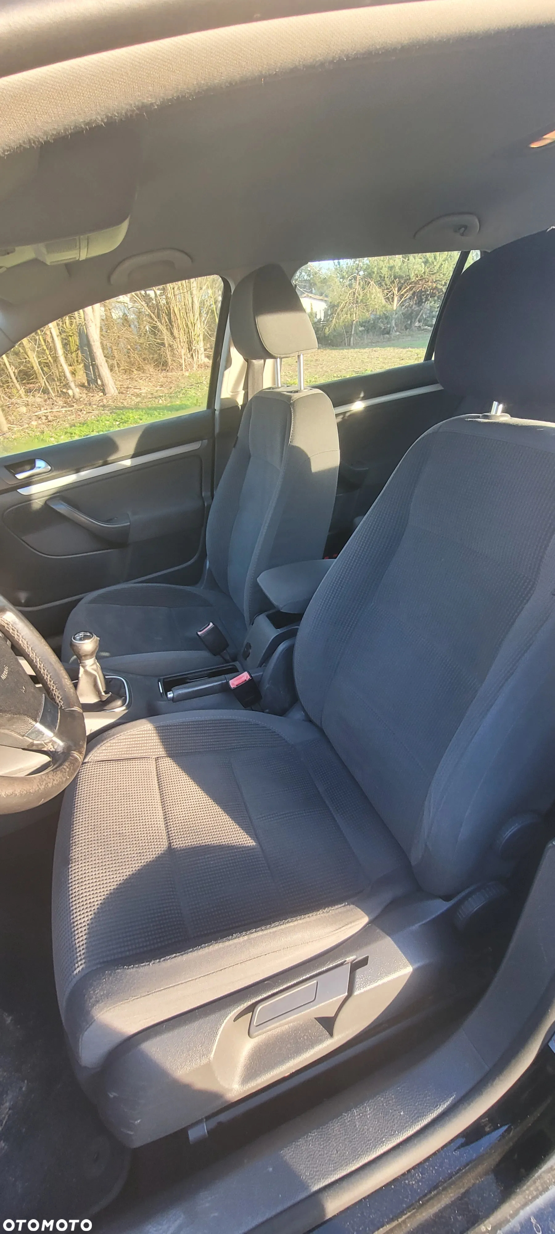 Volkswagen Golf 2.0 TDI Comfortline - 27