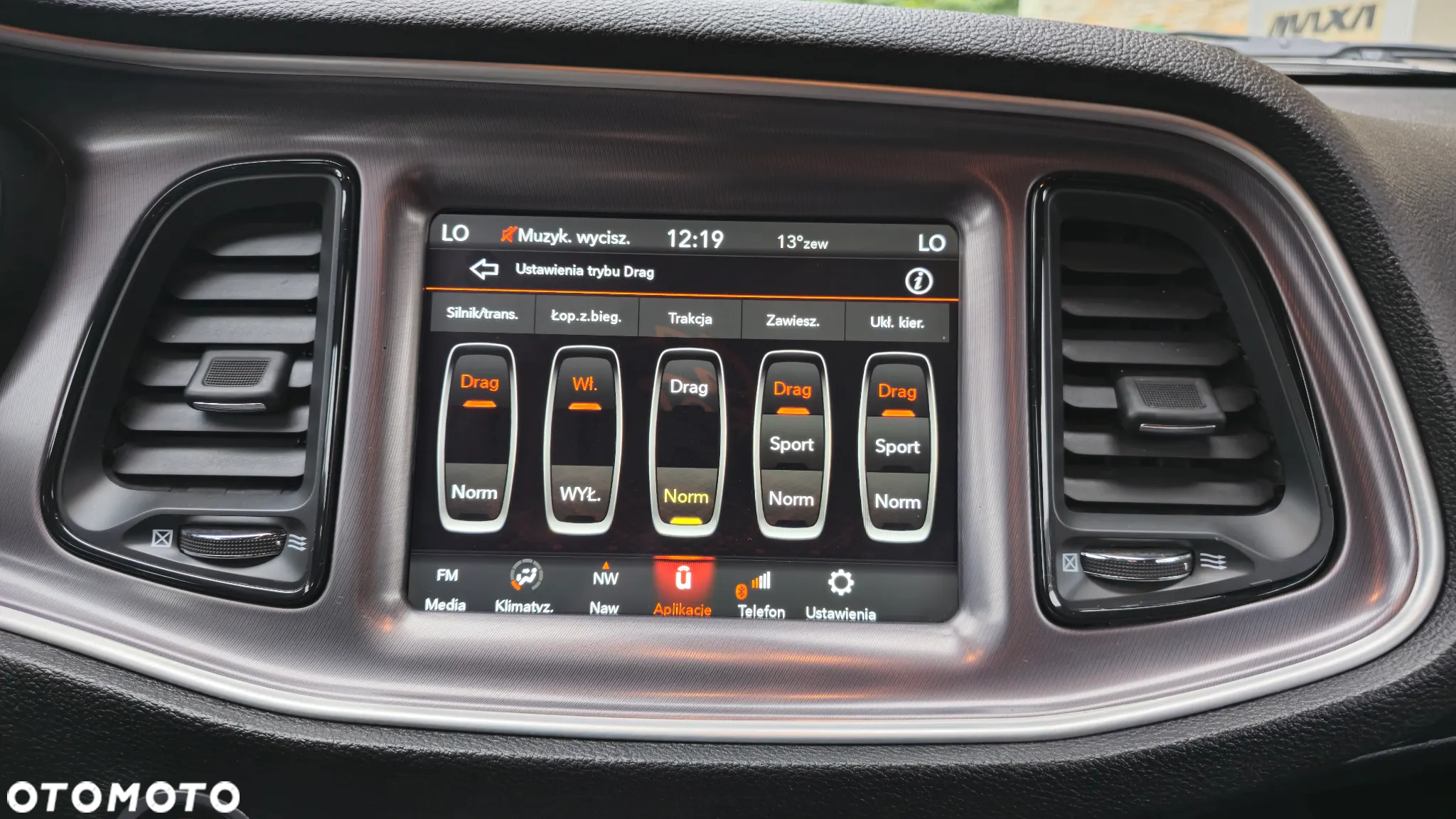 Dodge Challenger 6.4 Scat Pack - 26