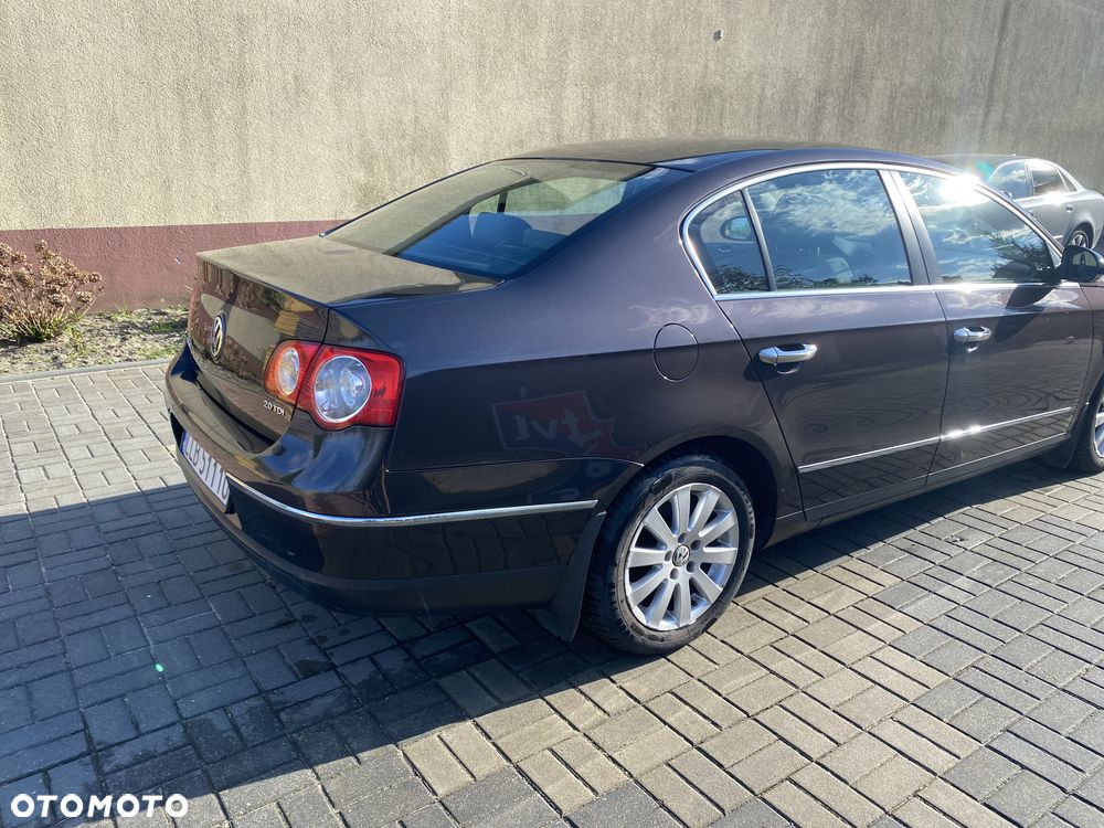 Volkswagen Passat 2.0 TDI Comfortline DSG - 3