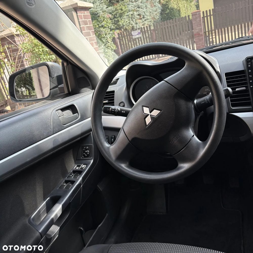 Mitsubishi Lancer 1.6 Inform - 11