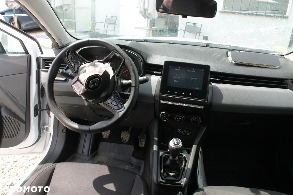 Renault Clio - 11