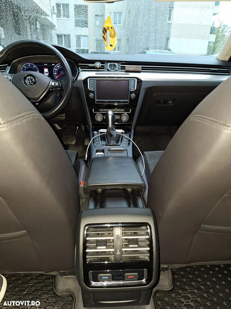 Volkswagen Passat 2.0 TDI SCR DSG Highline - 13