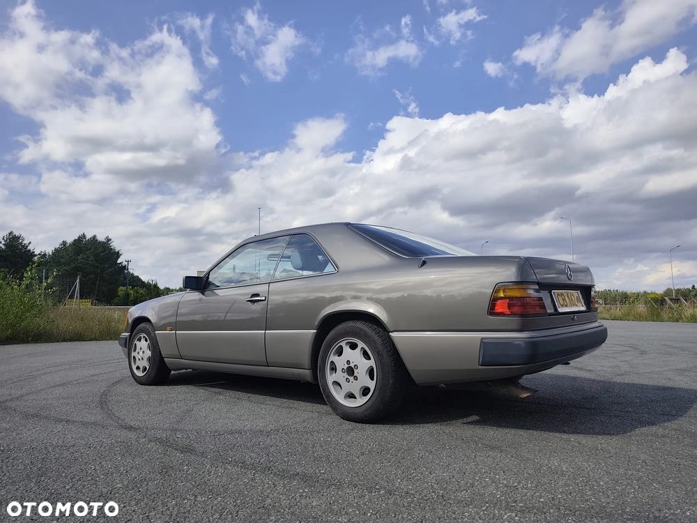 Mercedes-Benz W124 (1984-1993) - 16
