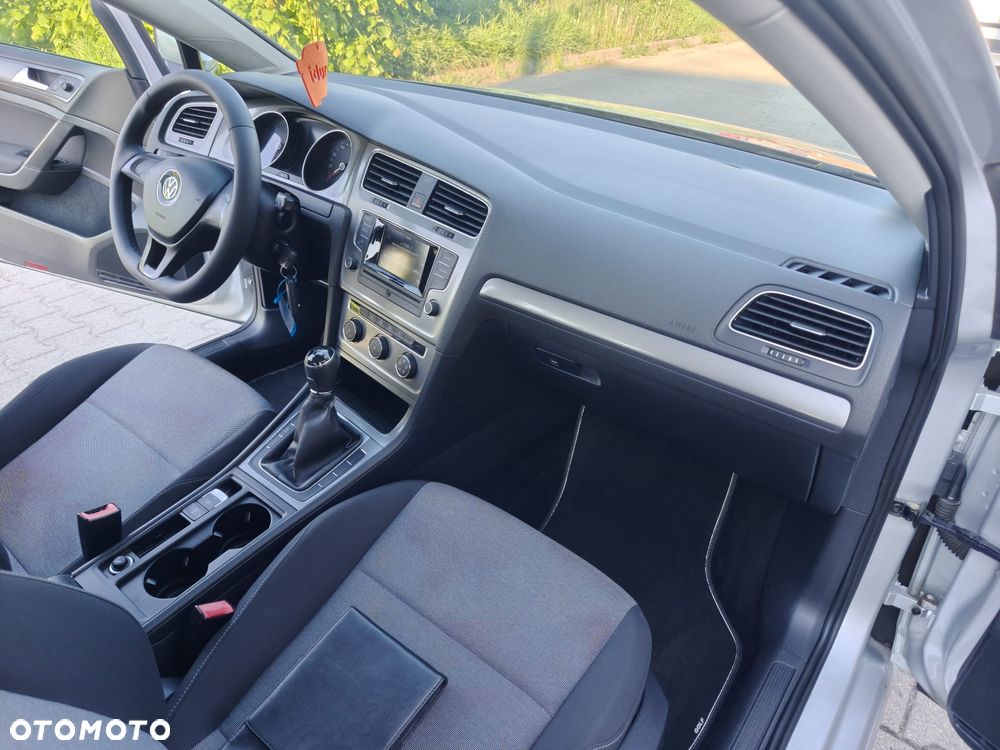 Volkswagen Golf - 8