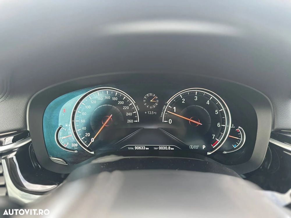 BMW Seria 5 540i xDrive AT - 14
