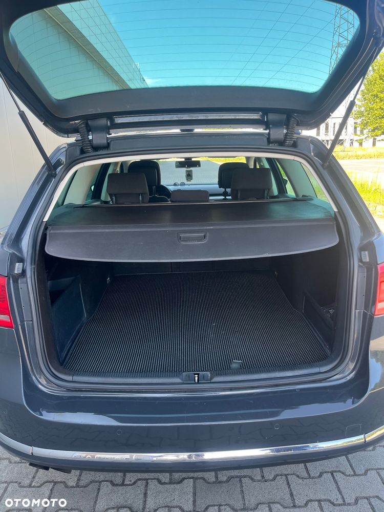 Volkswagen Passat 2.0 TDI DPF Trendline DSG - 27