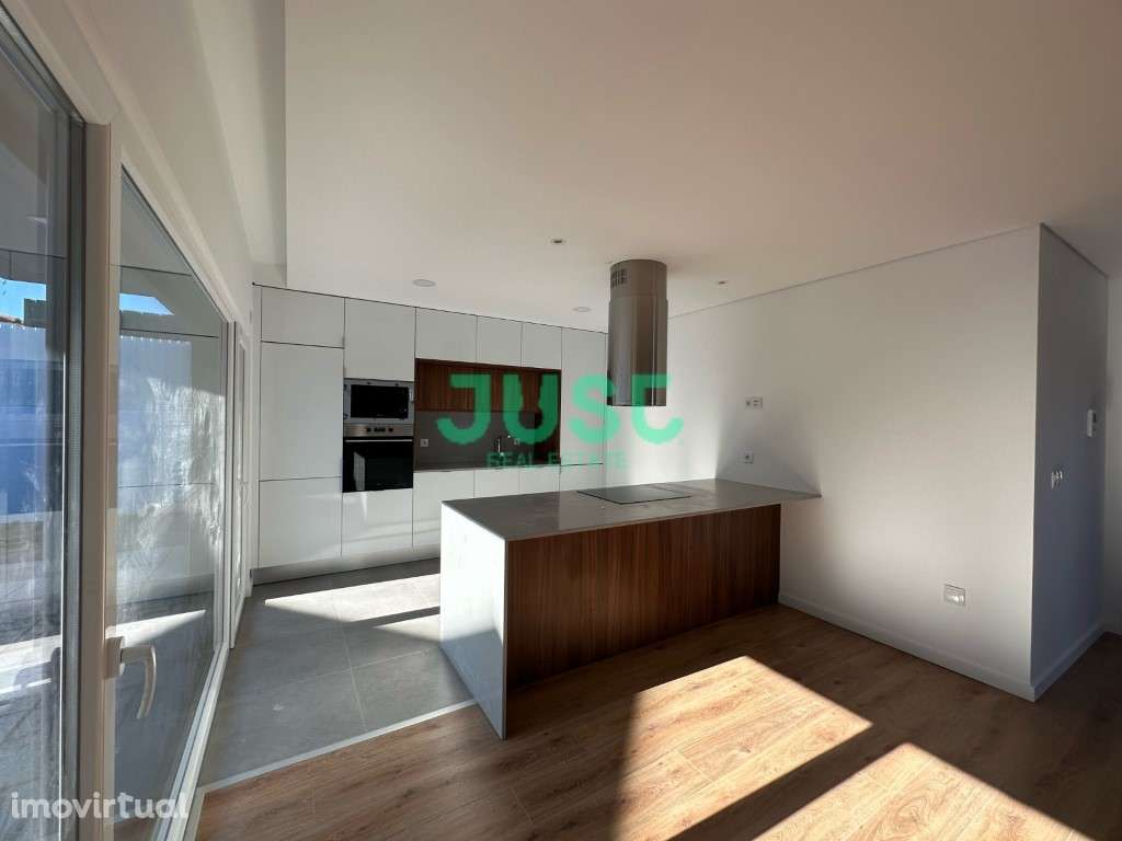 Moradia T3 com 2 suítes e piscina em Fernão Ferro. - Grande imagem: 5/13