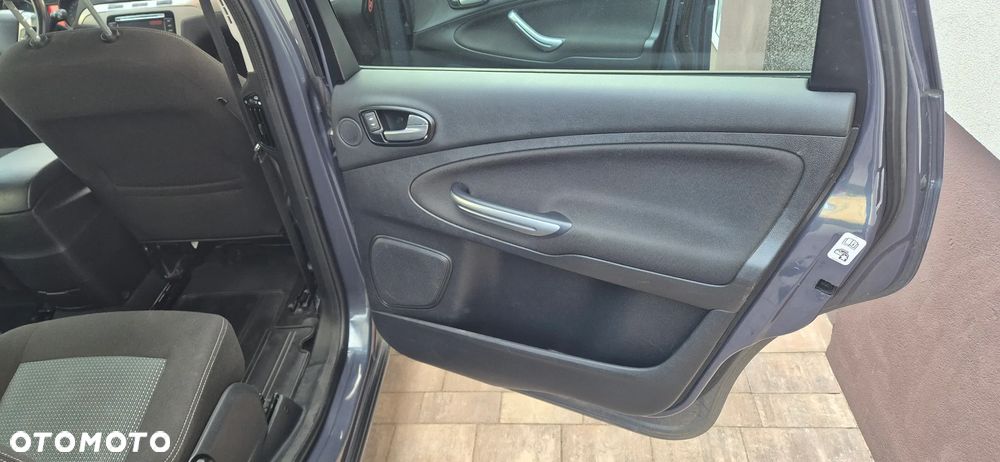 Ford S-Max 2.0 TDCi Trend - 16