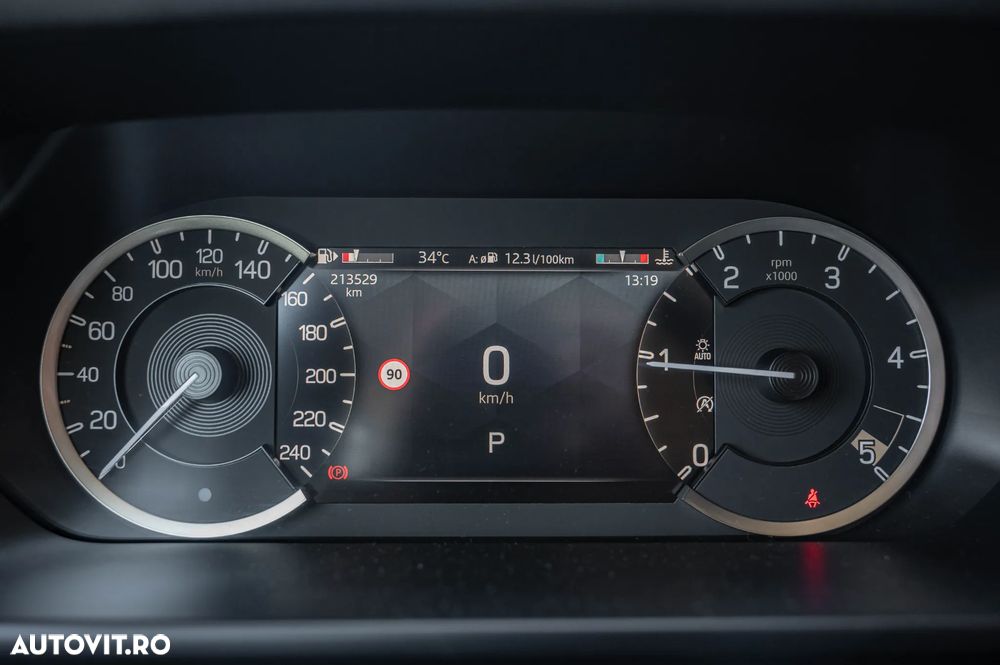Land Rover Defender - 28