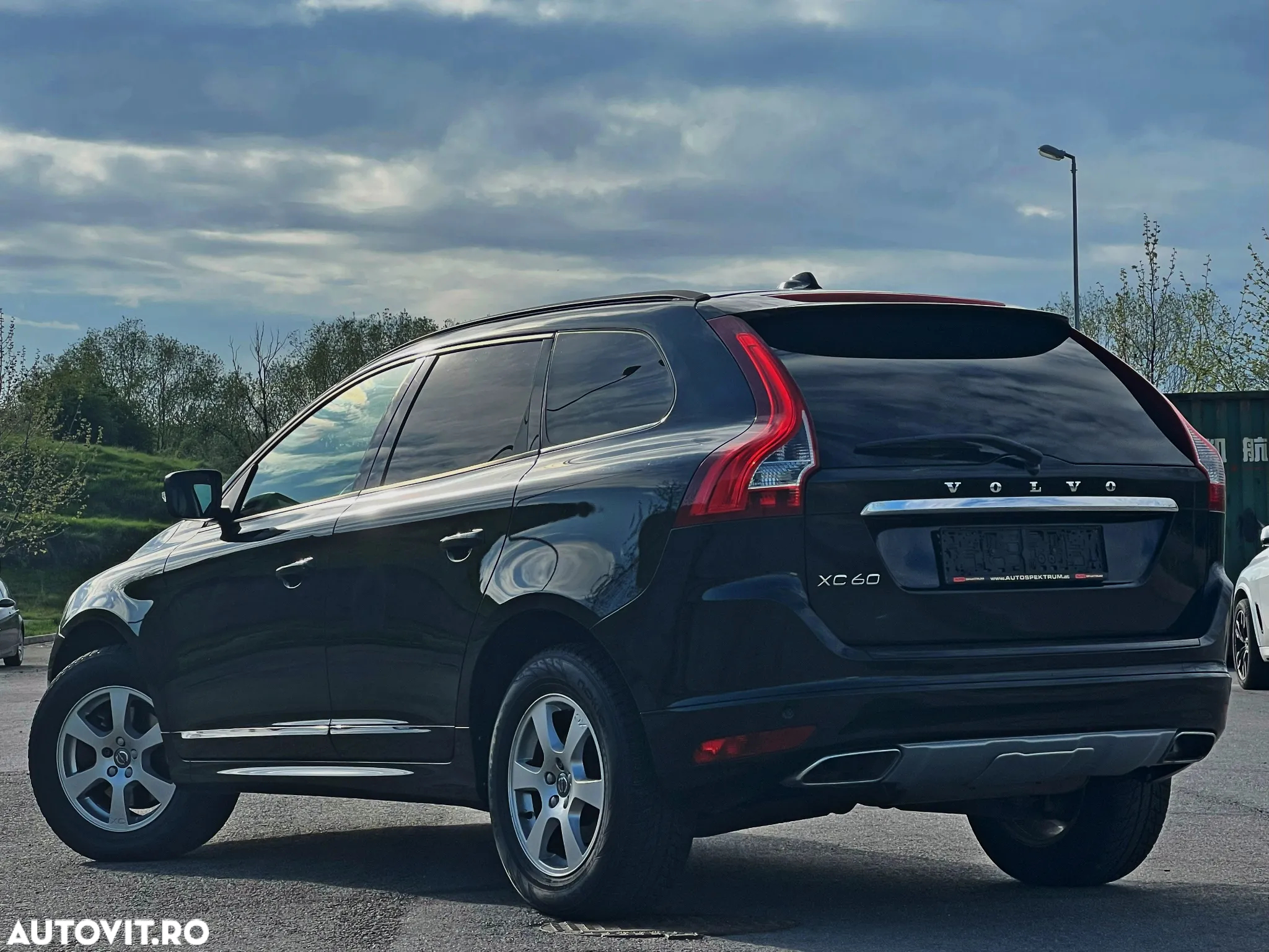 Volvo XC 60 D4AWD Kinetic - 5