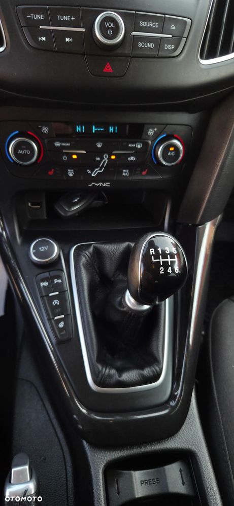 Ford Focus 1.5 EcoBoost Start-Stopp-System COOL&CONNECT - 28