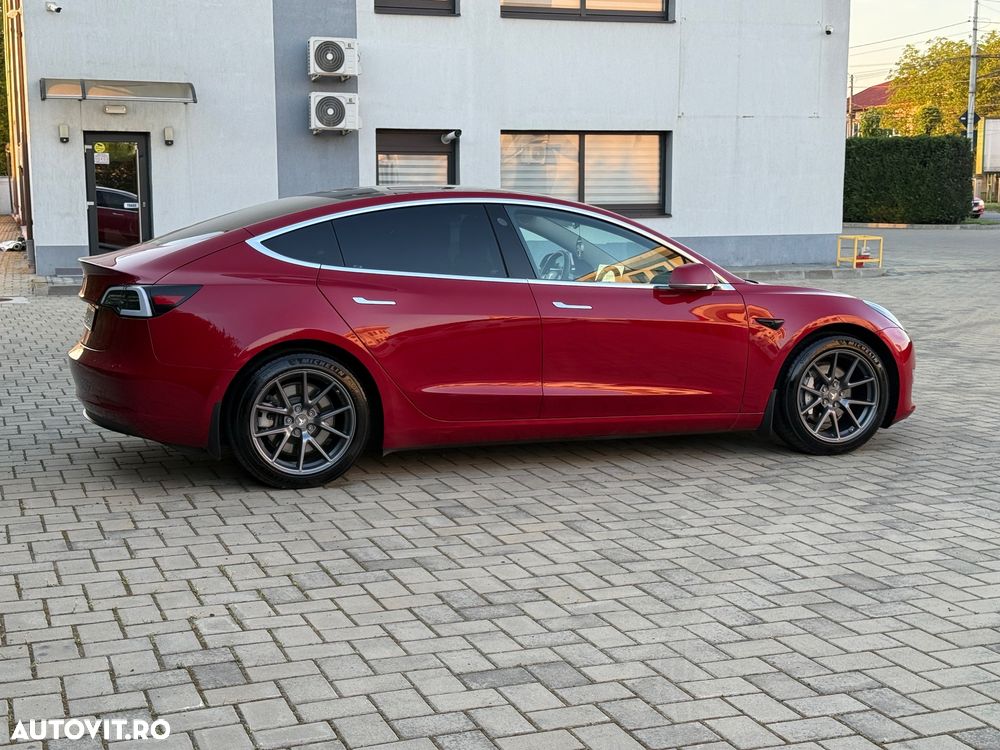 Tesla Model 3 - 5