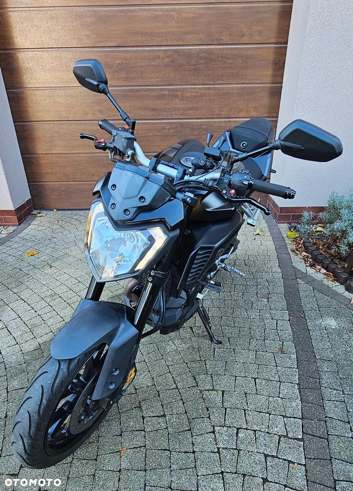 Yamaha MT - 12