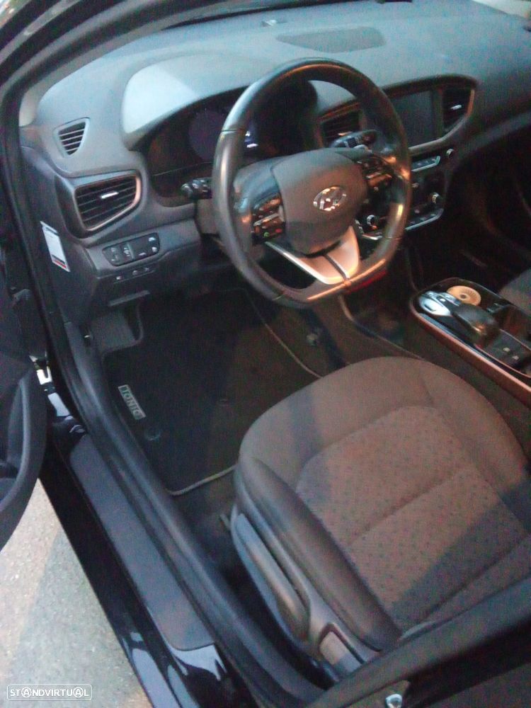 Hyundai Ioniq Premium - 9