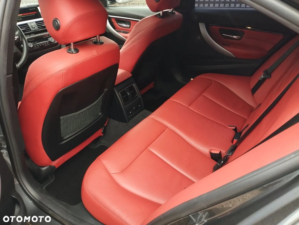 BMW Seria 3 340i GPF xDrive M Sport Shadow sport - 9