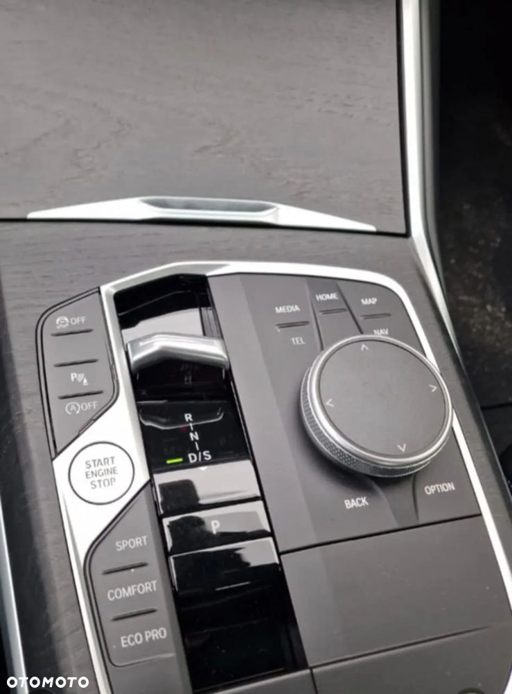 BMW Seria 3 318i M Sport - 11