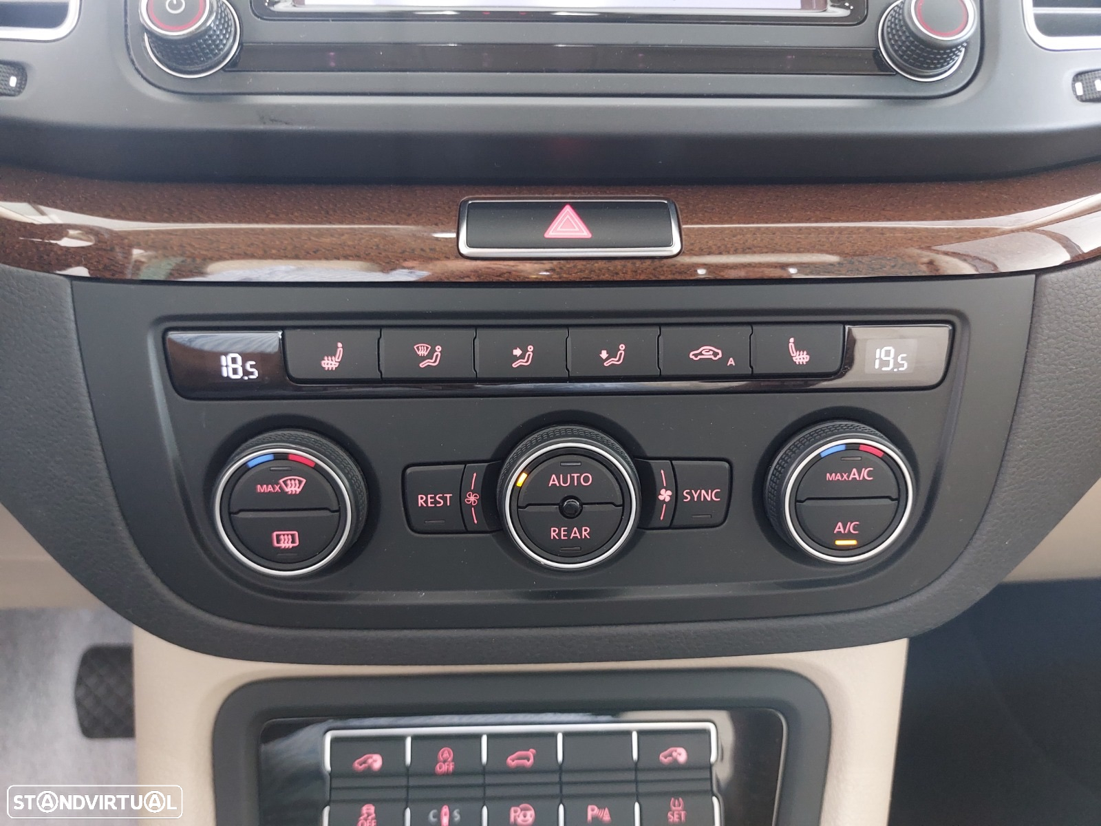 VW Sharan 2.0 TDI Highline DSG - 27