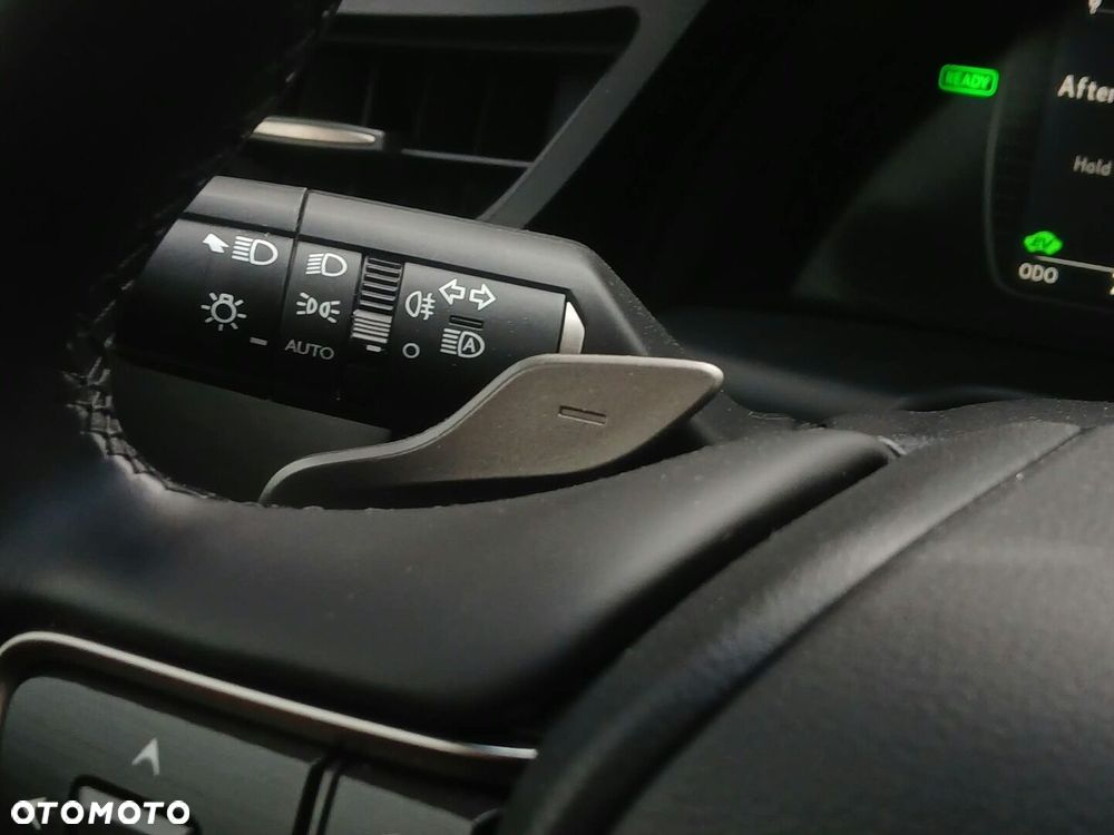 Lexus ES 300h Business Edition - 33