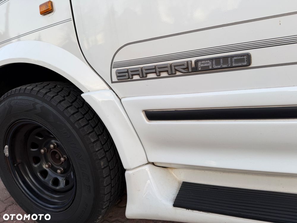 GMC Safari - 24