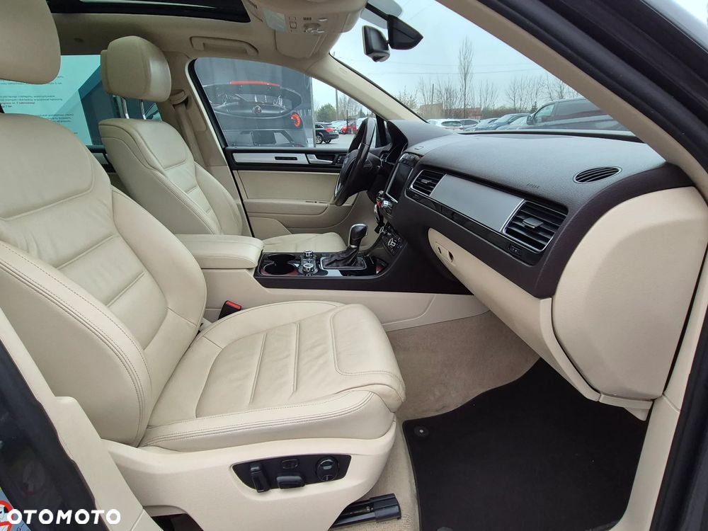 Volkswagen Touareg 3.0 V6 TDI BMT Business Line - 32