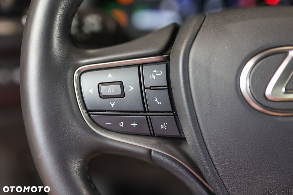 Lexus UX - 32