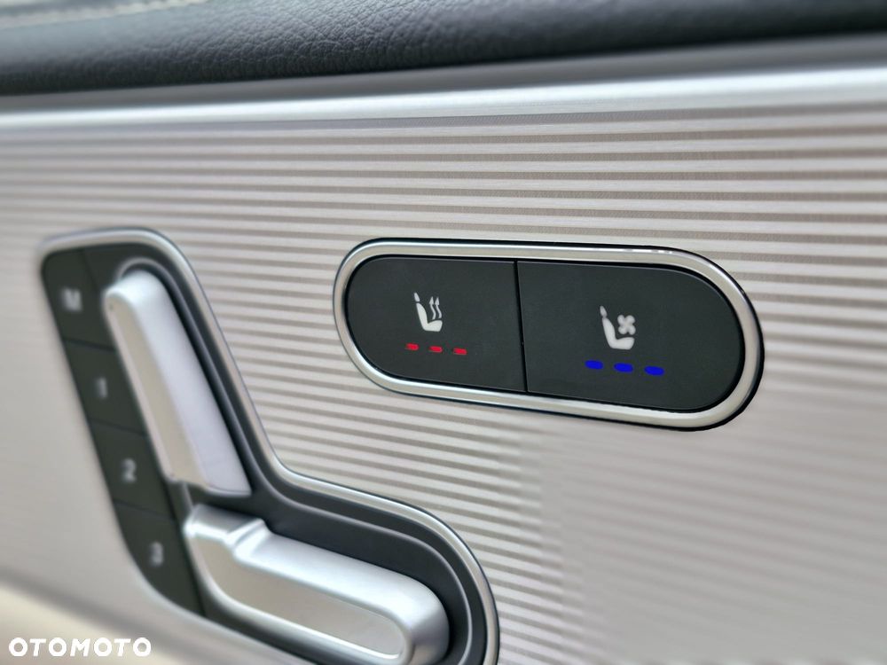 Mercedes-Benz CLA 200 Progressive 7G-DCT - 25