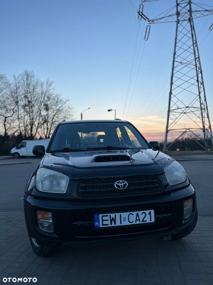 Toyota RAV4 - 8