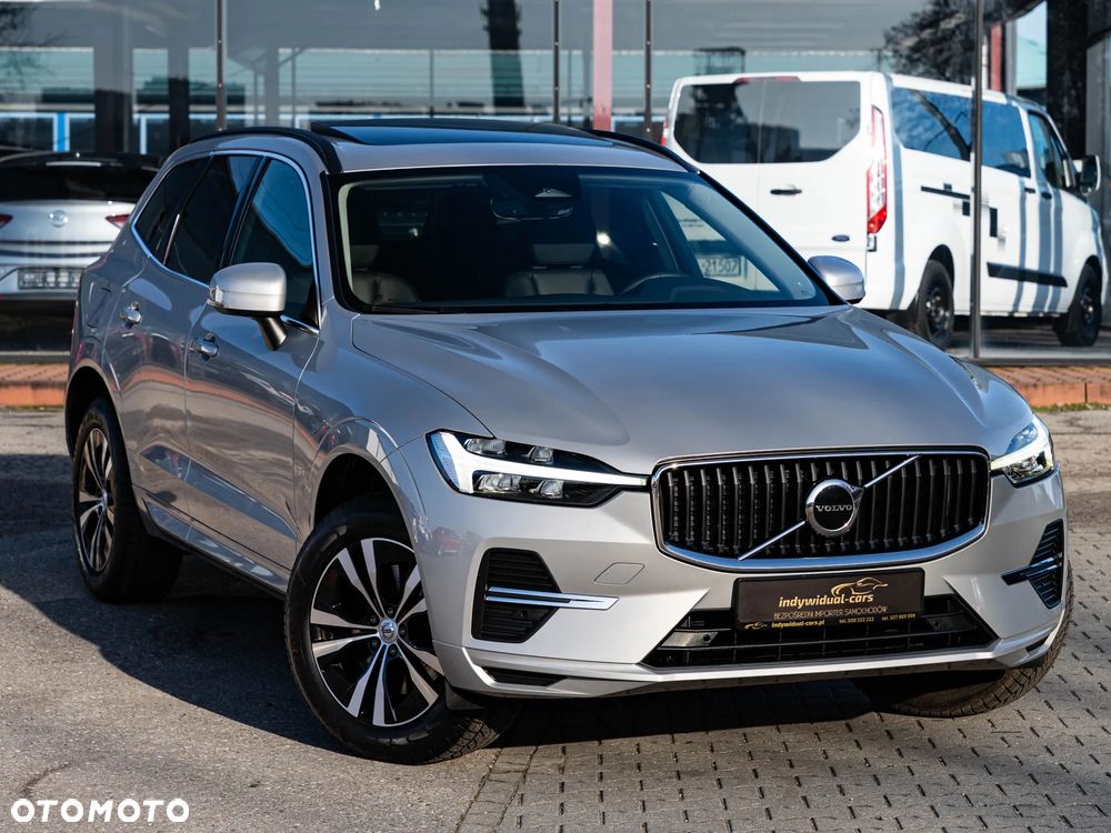 Volvo XC 60 B4 D Geartronic Momentum Pro - 4