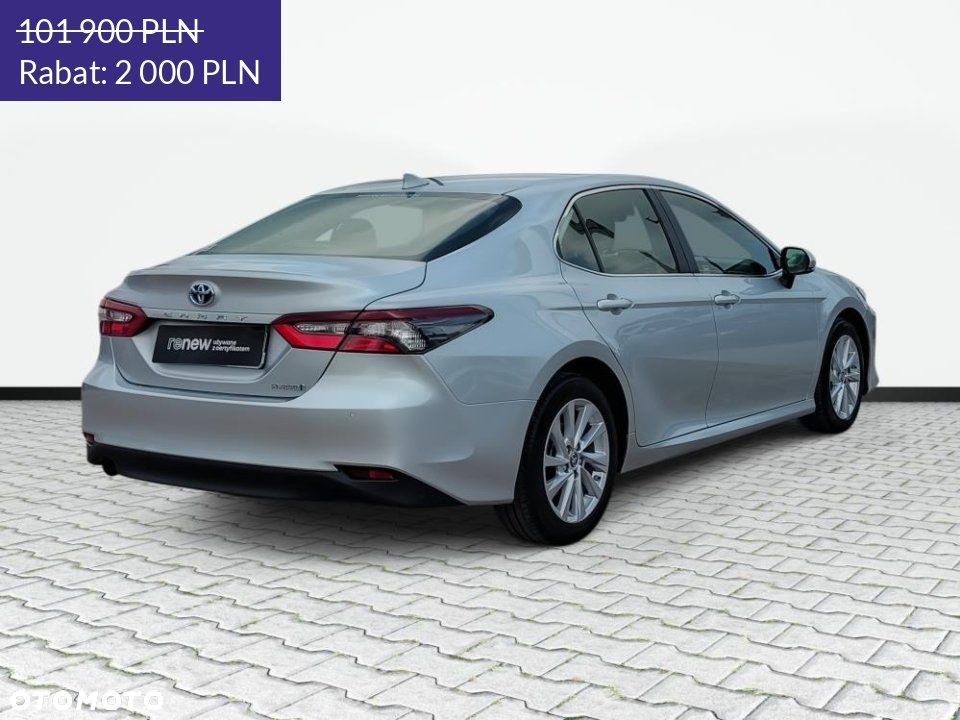 Toyota Camry - 5