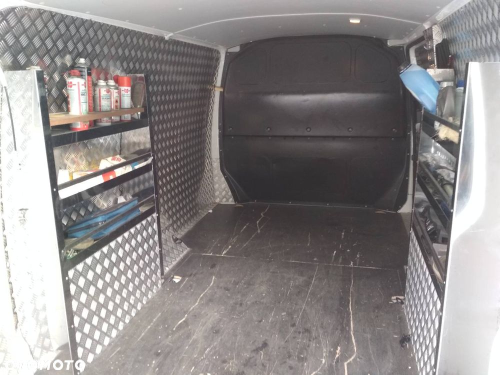 Volkswagen Transporter - 9