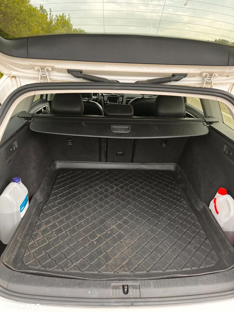 Volkswagen Golf - 10