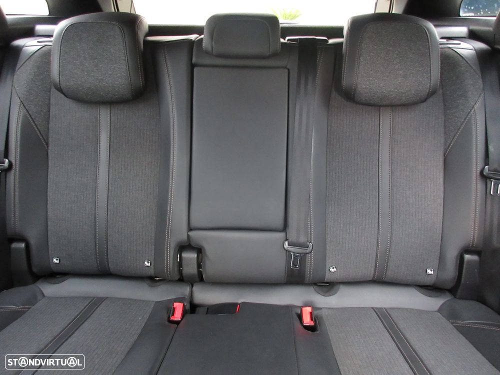 Peugeot 3008 1.6 BlueHDi GT Line EAT6 - 43