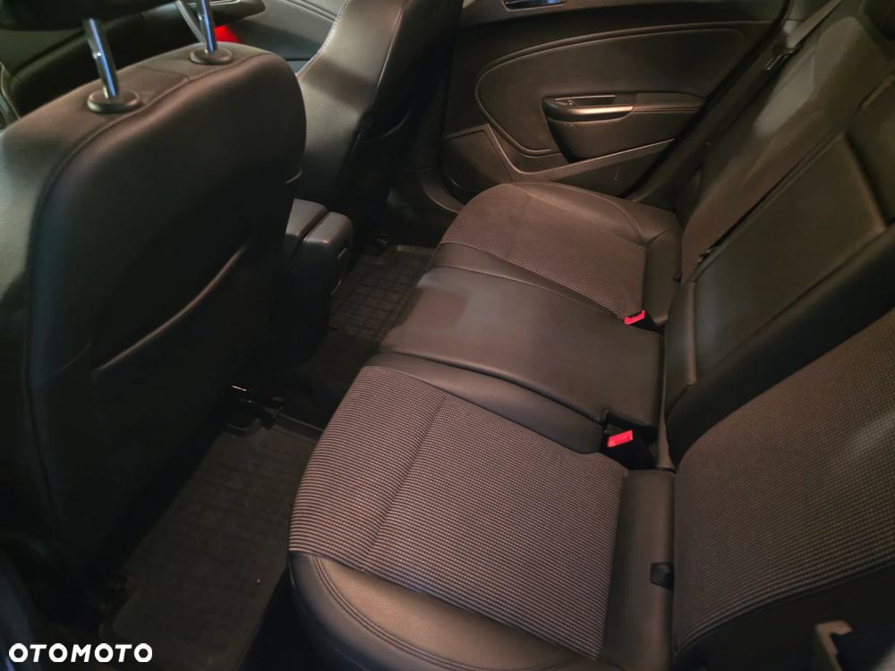 Opel Astra 2.0 CDTI Sport S&S - 13