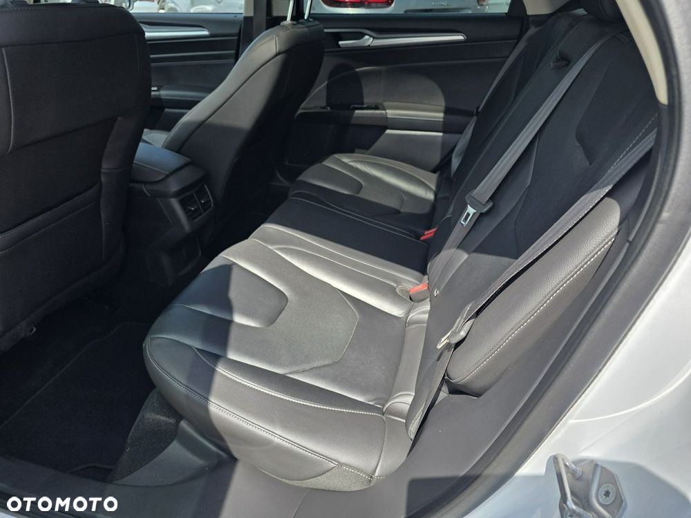 Ford Mondeo 2.0 TDCi ECOnetic Titanium - 22