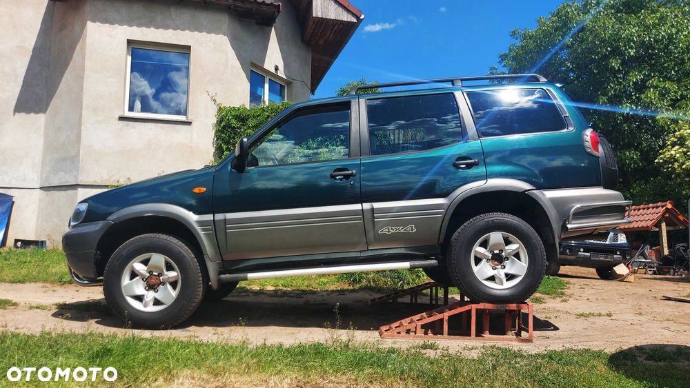 Nissan Terrano - 1