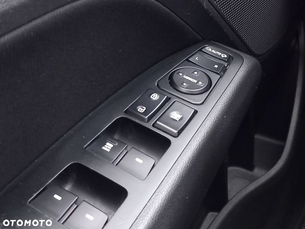 Hyundai Elantra 1.6 CRDi BlueDrive Style DCT - 21