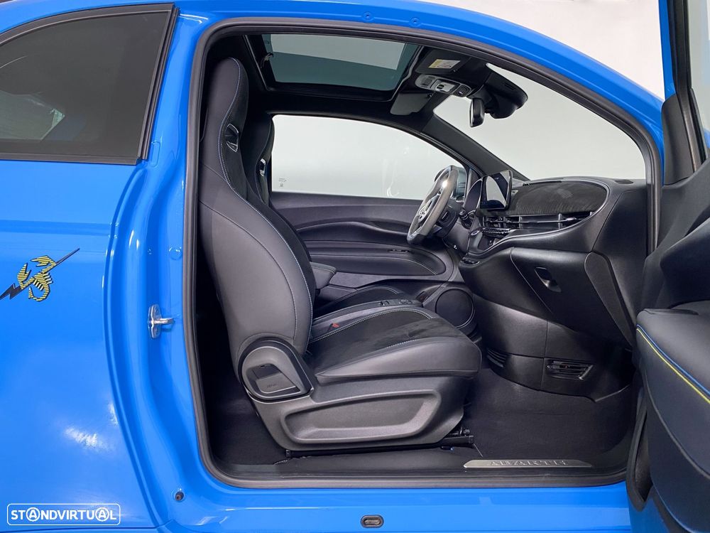 Abarth 500e Scorpionissima - 18