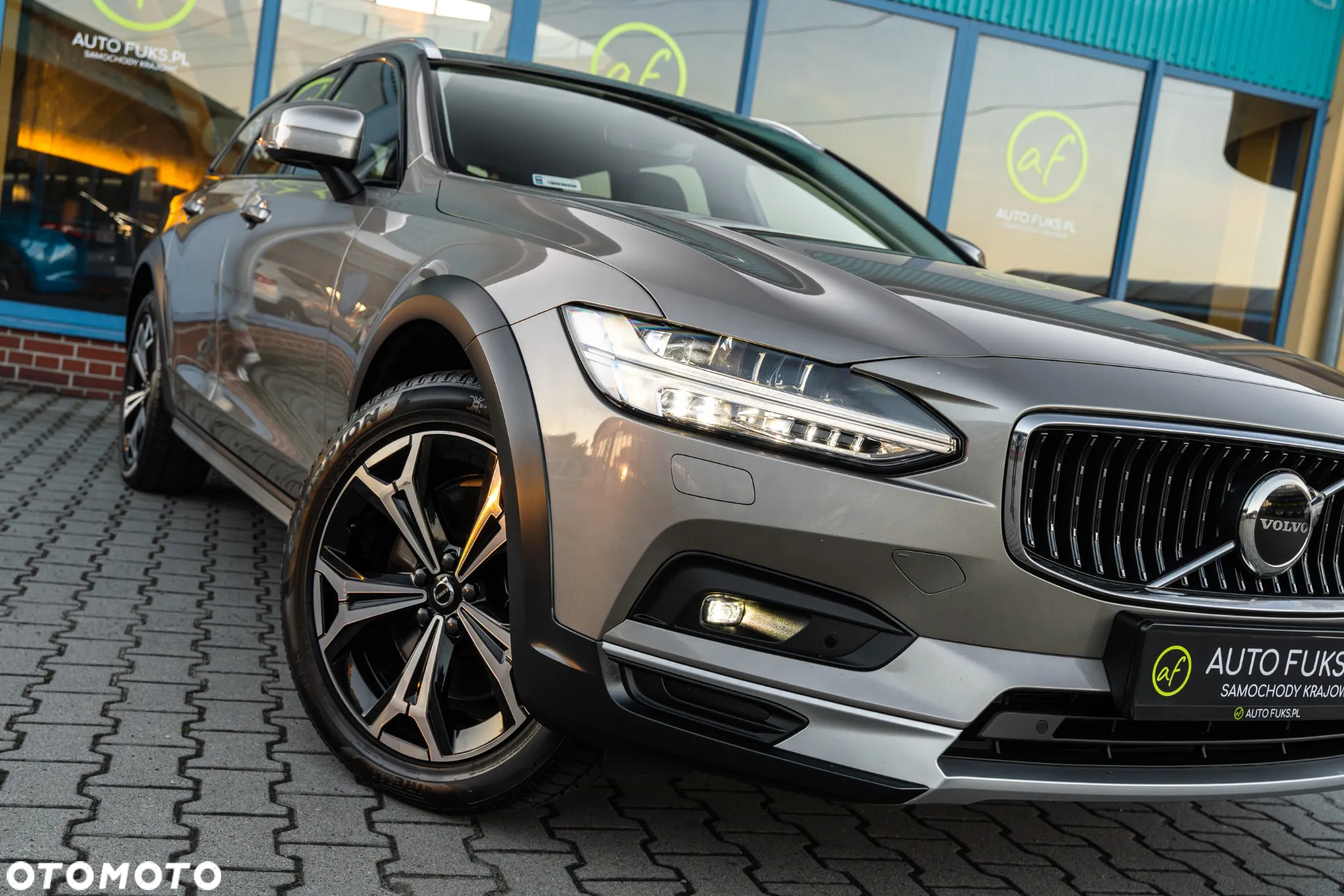 Volvo V90 Cross Country - 5